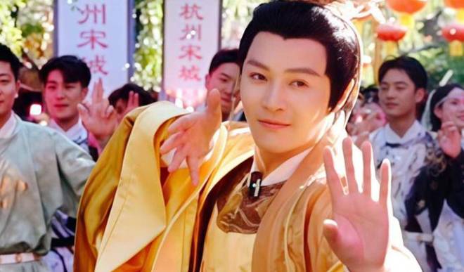 伊布开喷阿尔瓦雷斯：7500万买你当核心，巴萨一招手你就想走？